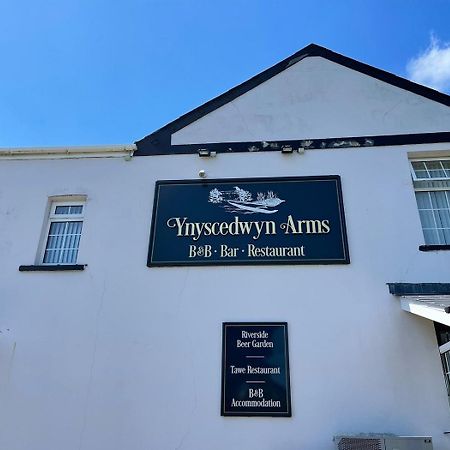 Ynyscedwyn Arms Hotel Ystradgynlais Eksteriør billede